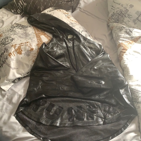 Light hoodie - Picture 1 of 3